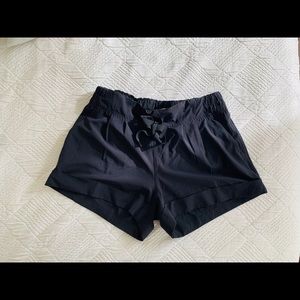Lululemon shorts size 4